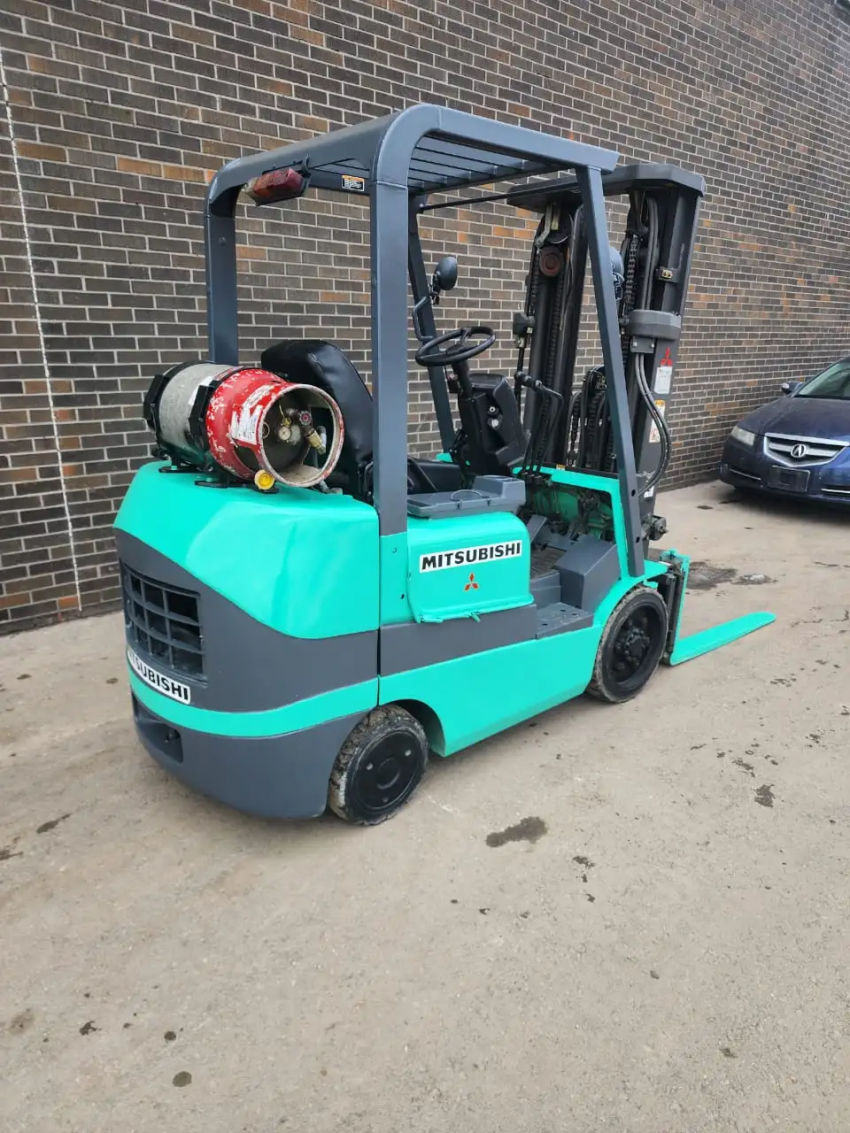 Mitsubishi LPG Forklift with 6,000lb Capacity, 3-stage Mast and Side-shift - 123Forklift