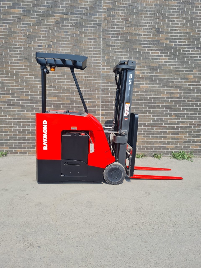 2017 Raymond Dock Stocker Stand Up Forklift 3500lbs Cap. W 3 Stage Side-Shift - 123Forklift