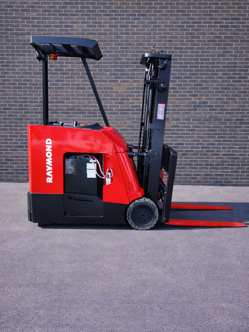 Raymond Dock Stocker with 3000lb Capacity - 123Forklift