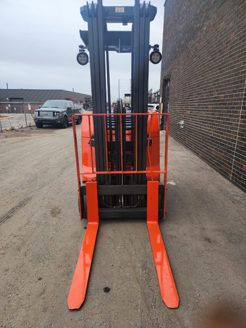 2020 Toyota Electric Dock Stocker Stand Up With 3.000lbs Cap 3-Stage With Side-Shift - 123Forklift