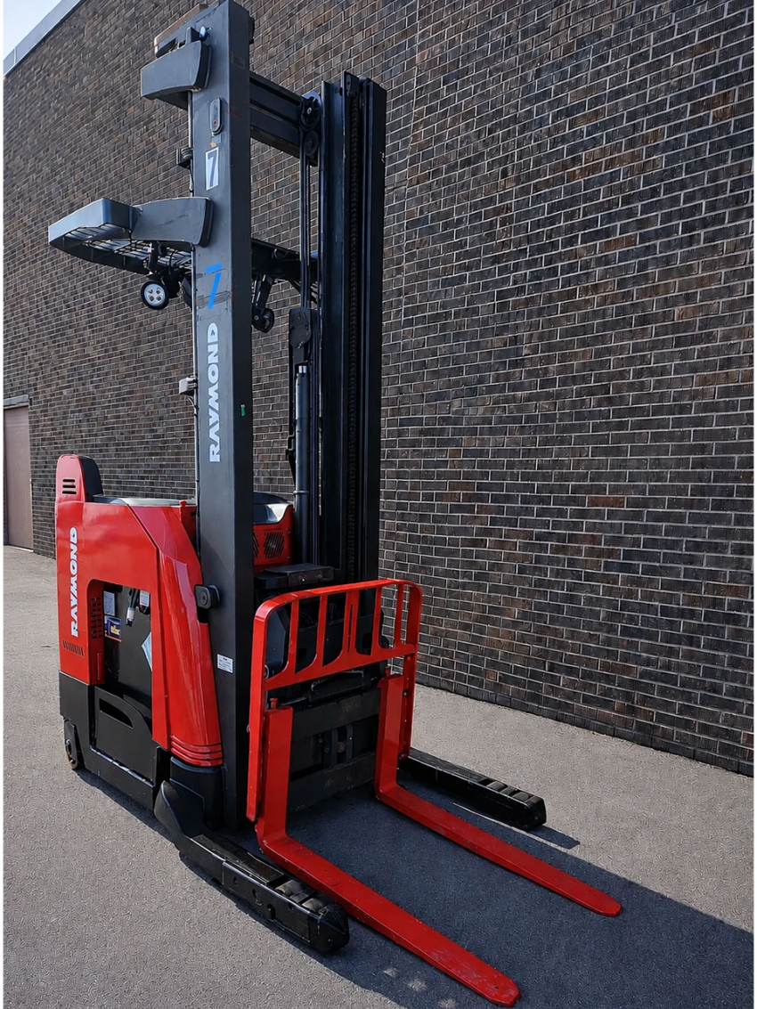 Electric Raymond Deep Reach with 3,200 lbs Cap.