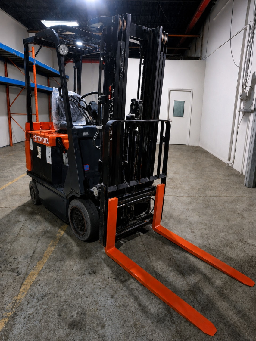 2018 Toyota 4-Wheeler Electric Forklift with 3,000lbs. Capacity, 3-stage Mast w/ Side-shift - 123Forklift