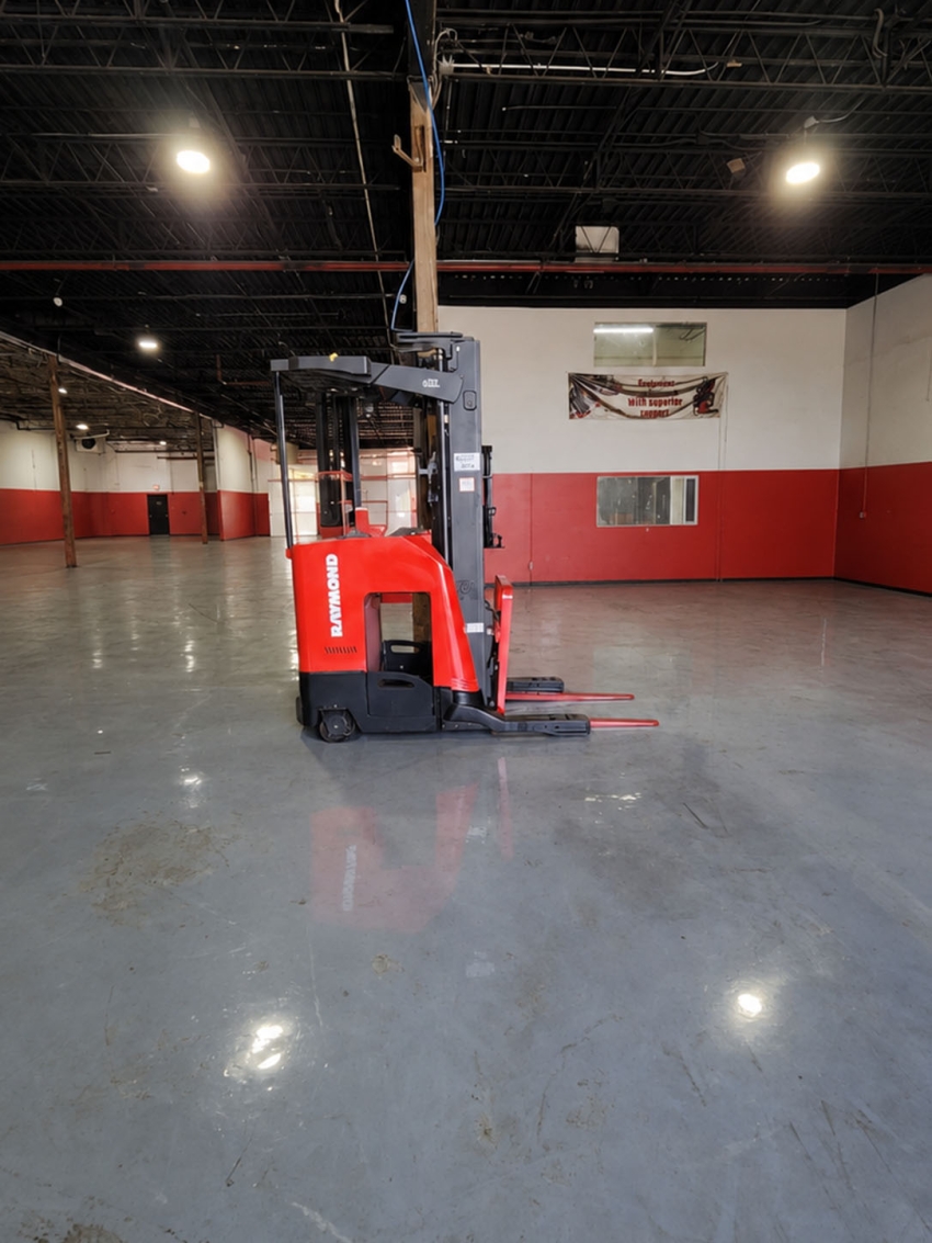 2017 Raymond Electric Reach Truck, 3,500 LB Capacity, 3-Stage Mast w/ Side-shifter - 123Forklift