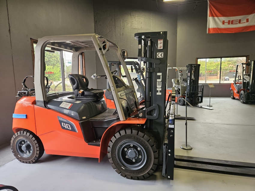 2025 HELI 8000lb capacity LPG sit-d...