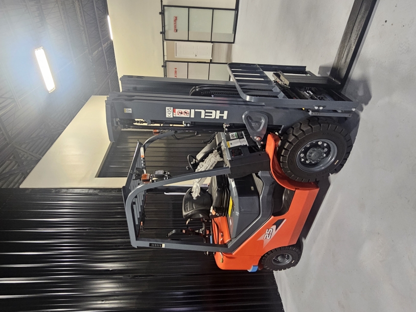 2025 HELI 5000lb capacity LPG sit-d...